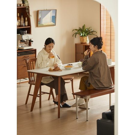 Bàn Ăn Gỗ Tự Nhiên Bắc Âu Đơn Giản Cho Căn Hộ Nhỏ Bàn Ăn Gỗ Tự Nhiên Bắc Âu Đơn Giản Cho Căn Hộ Nhỏ