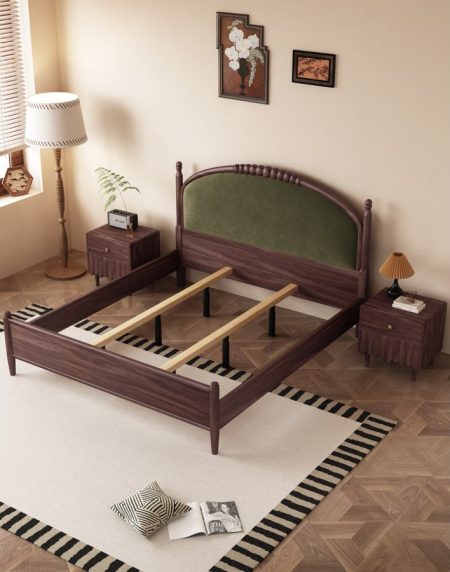 Giường Ngủ Gỗ Tự Nhiên Bọc Nhung Xanh Cổ Điển